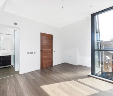 2 bedroom semi-detached house to rent - Photo 5