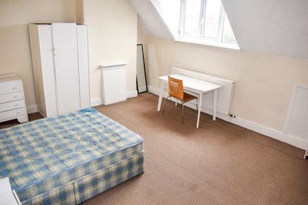 4 bedroom terraced house to rent - Photo 3