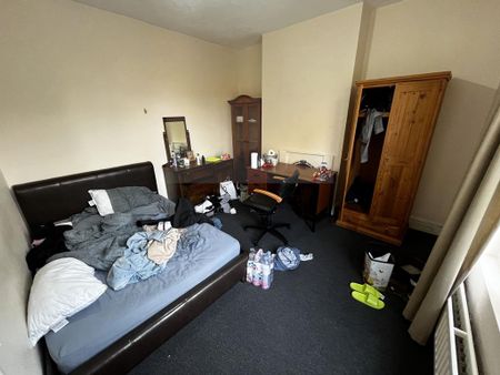 4 bedroom terraced house to rent - Photo 3