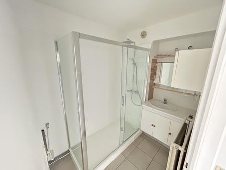 Location Appartement 2 pièces 50m² RUMILLY 74150 - Photo 3
