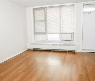Park Towers — One Bedroom - Photo 5
