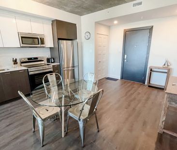 2 Bedrooms 2 Bathrooms - 11202 Cavendish Boulevard, Montréal - Photo 3