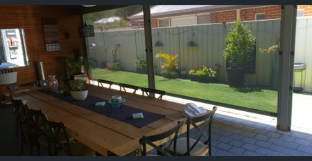 Luxury Fully Furnished home with Lockable Caravan Storage 6 Months -24 month Term - Photo 4