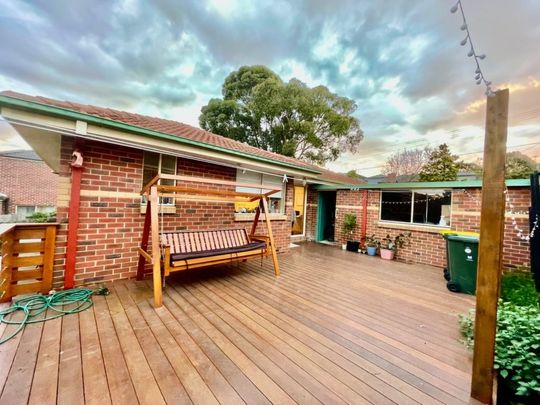 Single Level 3 Bedroom, 2 Bathroom - Photo 1