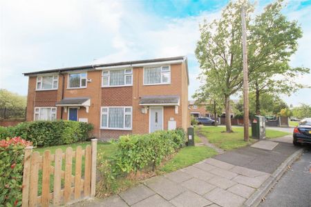 3 bedroom semi-detached house to rent - Photo 2