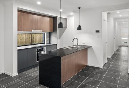 Modern Family Home in Sought-After Greenbank Estate - Photo 4