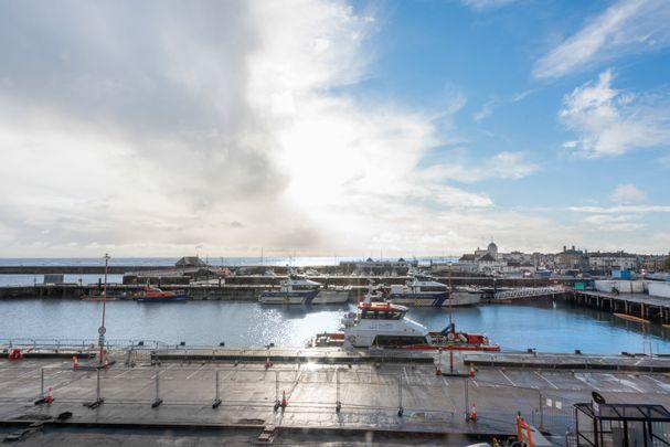 Waveney Road, Lowestoft - Photo 1