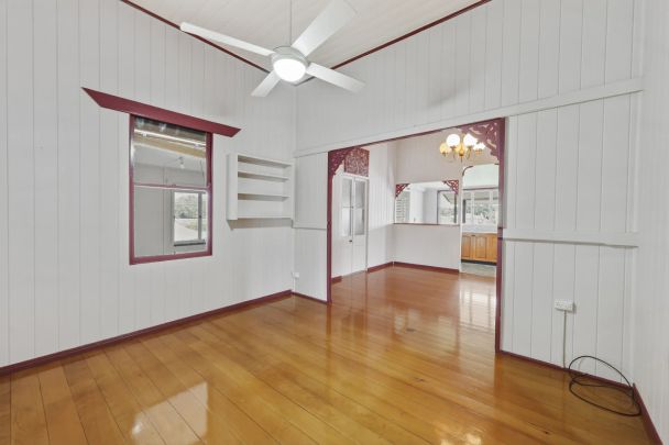 Charming Queenslander with Spacious Shed - Photo 1