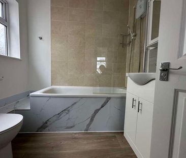 West Ewell, KT19 - Photo 2