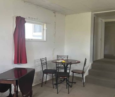 Downstairs Flat - Photo 4