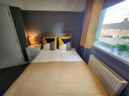 3 bedroom flat to rent - Photo 5