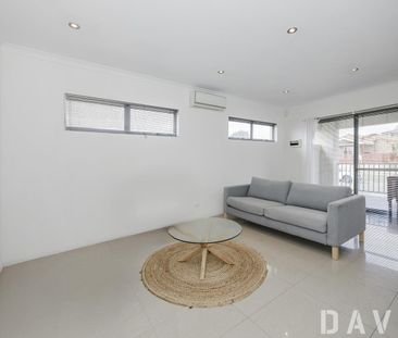 Bright and Spacious 1 Bedroom Apartment - Photo 3