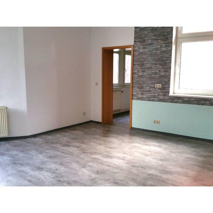 moderne 2-Raum-Wohnung mit großer Wohnküche - Photo 1