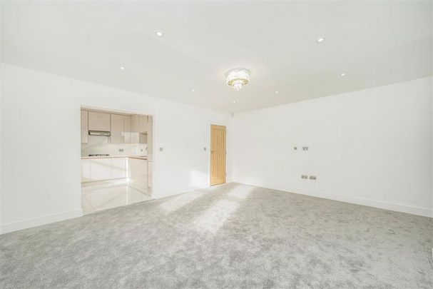 3 bedroom flat to rent - Photo 1