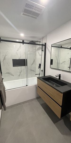 4 1/2 MEUBLÉ ET ENTIÈREMENT RÉNOVÉ - Photo 1