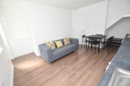 2 bed coach house to rent in Cathays Terrace, Cathays, CF24 - Photo 4