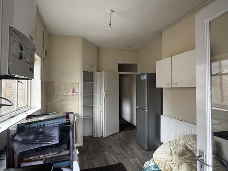2 bedroom maisonette to rent - Photo 5