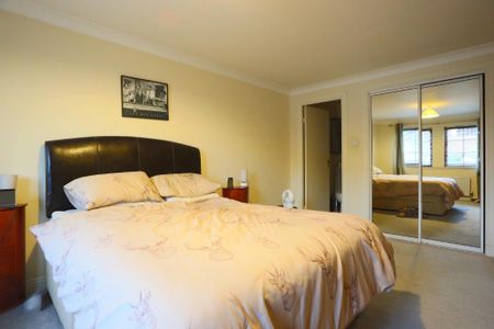 3 bedroom flat to rent - Photo 3