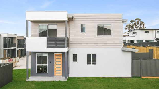 Brand New 3 Bedroom Home! - Photo 1