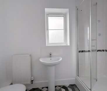 3 bedroom semi-detached house to rent - Photo 6