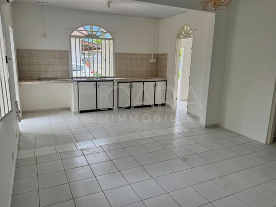 Location Appartement 4 pièces 70m² MATOURY 97351 - Photo 1
