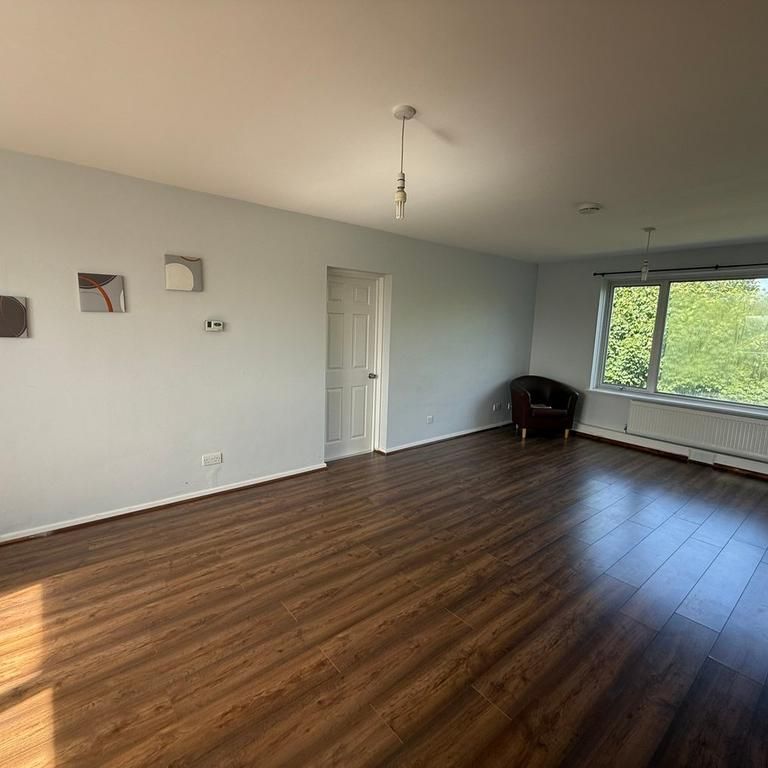 3 bedroom flat to rent - Photo 1