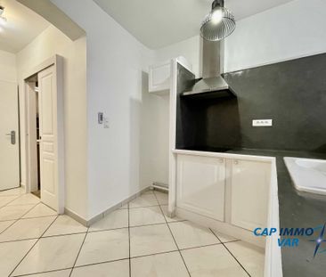 Location Appartement 2 pièces 44m² LE BEAUSSET 83330 - Photo 4