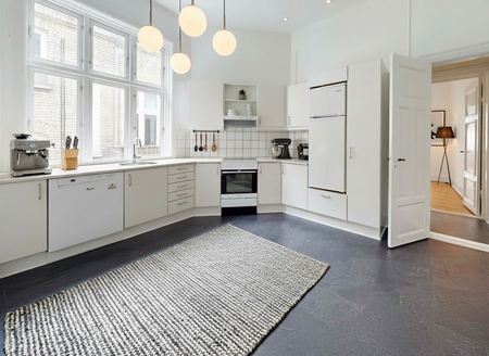 Charmerende lejlighed i hjertet af Aalborg med balkon - Photo 3
