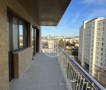 Au pied de la gare du VAL D'OR et des écoles - Photo 2
