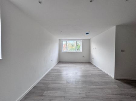 2 bed Flat for Rent - Photo 2
