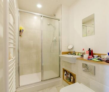 3 bedroom flat to rent - Photo 5