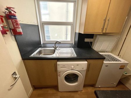 1 bedroom flat to rent - Photo 4
