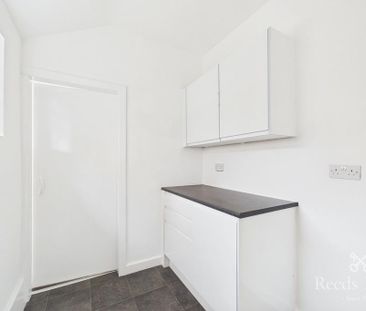 3 bedroom terraced house to rent - Photo 6
