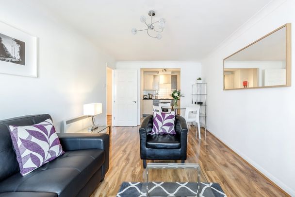 1 bedroom flat to rent - Photo 1