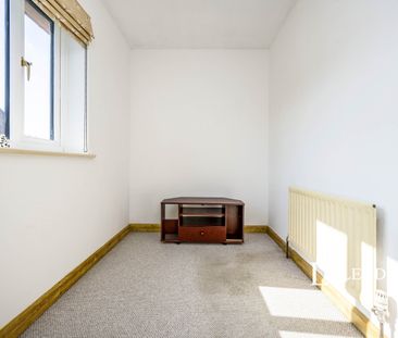 2 bedroom house to rent Grace Avenue, Oldbrook, MK6 - Photo 4