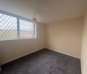 2 Bed Semi-Detached House, Campion Walk, LE4 - Photo 2