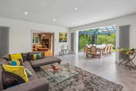 8 bedroom detached house to rent - Photo 3