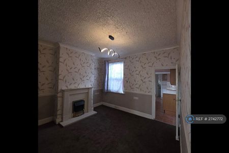 2 bedroom terraced house to rent - Photo 4