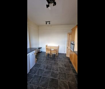 Room in a Shared Flat, Wandsworth Common, SW17 - Photo 3