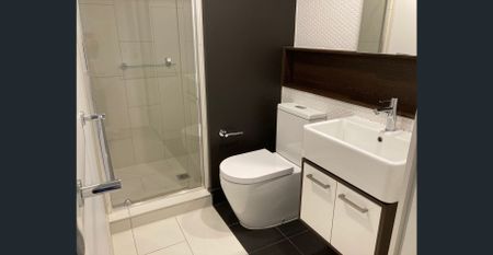 FURNISHED! 18th Floor! Two Bedroom Apartment! in the Heart of Southbank! - Photo 3