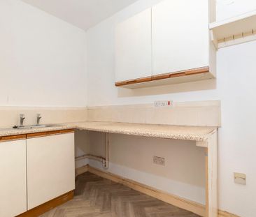 Bath Road, Cheltenham GL53 7JX - Photo 1