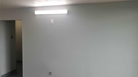 For Lease - 3577 Derry Road Unit# 611, Mississauga, Ontario - Photo 2