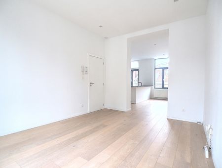 Appartement met twee slaapkamers in Elsene - Photo 3