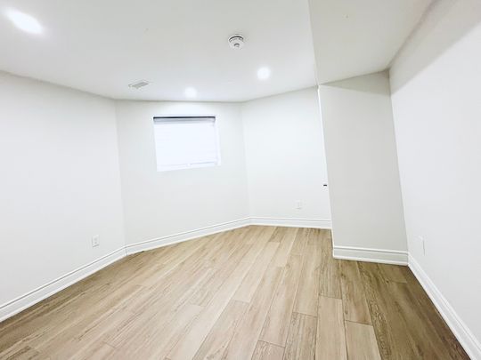 For Lease - 851 Clemens Crescent Unit# BSMT, Mississauga, Ontario - Photo 1