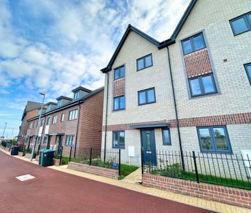 4 bedroom end of terrace house to rent - Photo 3