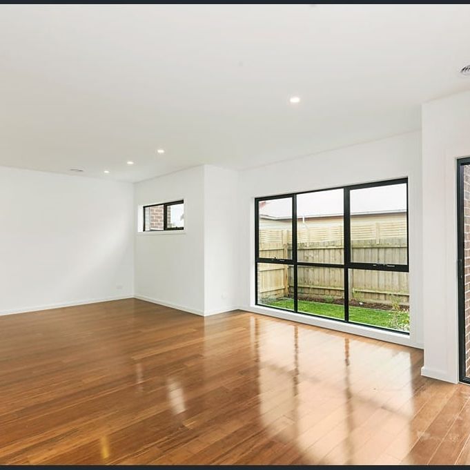1D Victoria Avenue, Mitcham VIC 3132 - Townhouse For Rent | Domain - Photo 1