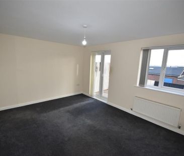 3 bedroom end of terrace house to rent - Photo 1