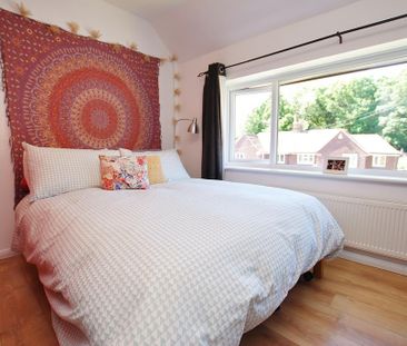 4 bedroom semi-detached house to rent - Photo 5