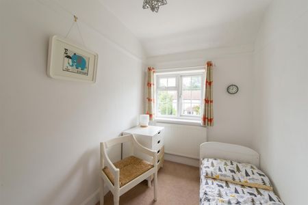 Westlands Court, Epsom, Surrey, KT18 7NW - Photo 4