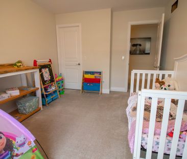 **STUNNING** 3 Bedroom Semi Detached Home in St. Catharines!! - Photo 6